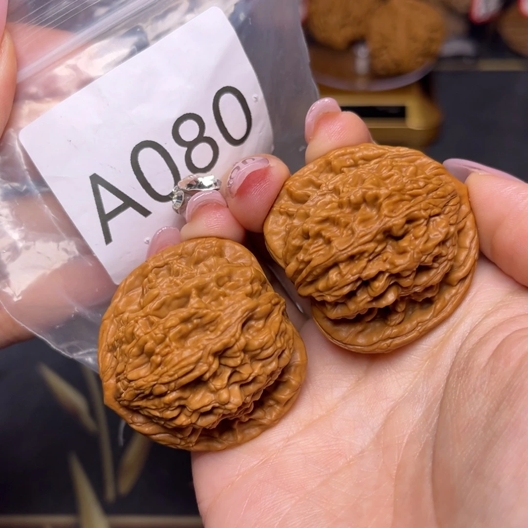 文玩核桃吊坠虎头41