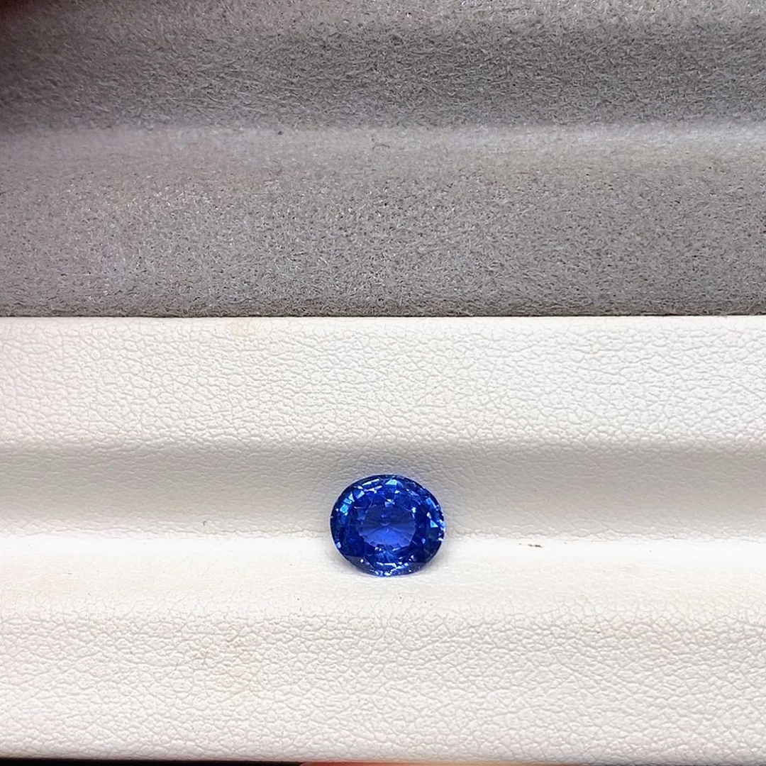 蓝宝石裸石1.68克拉天然矢车菊蓝宝石