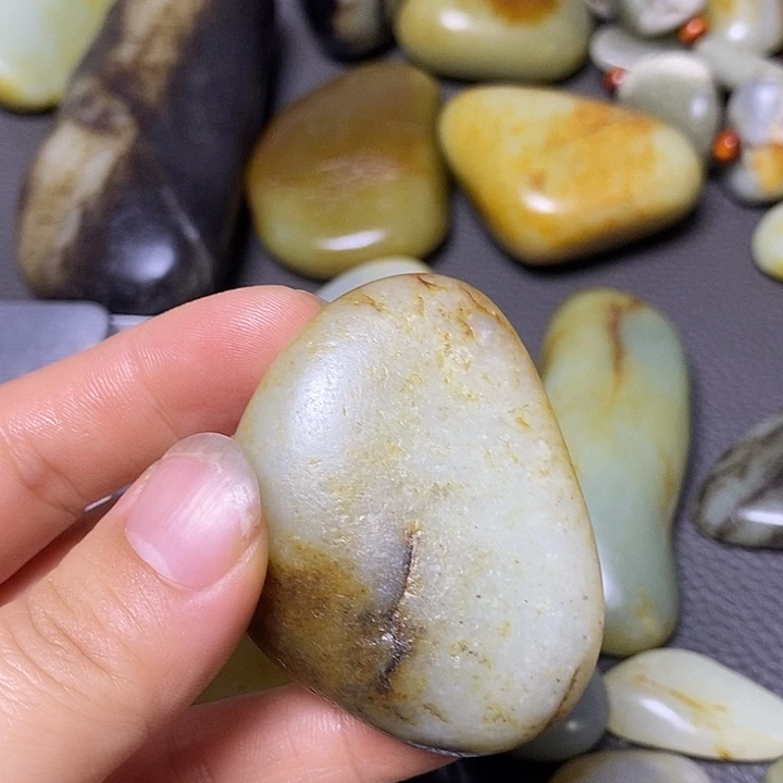 未镶嵌和田玉（糖玉）挂件