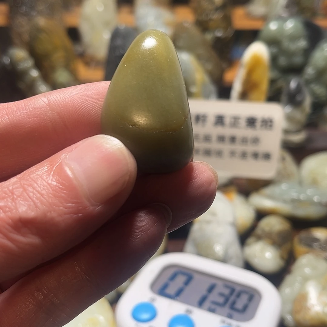 巴***狗和田玉未镶嵌颈饰