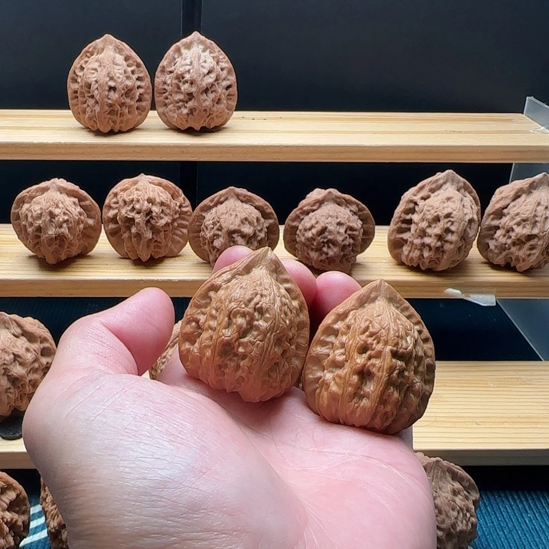吊坠桃核赤龙鸡心