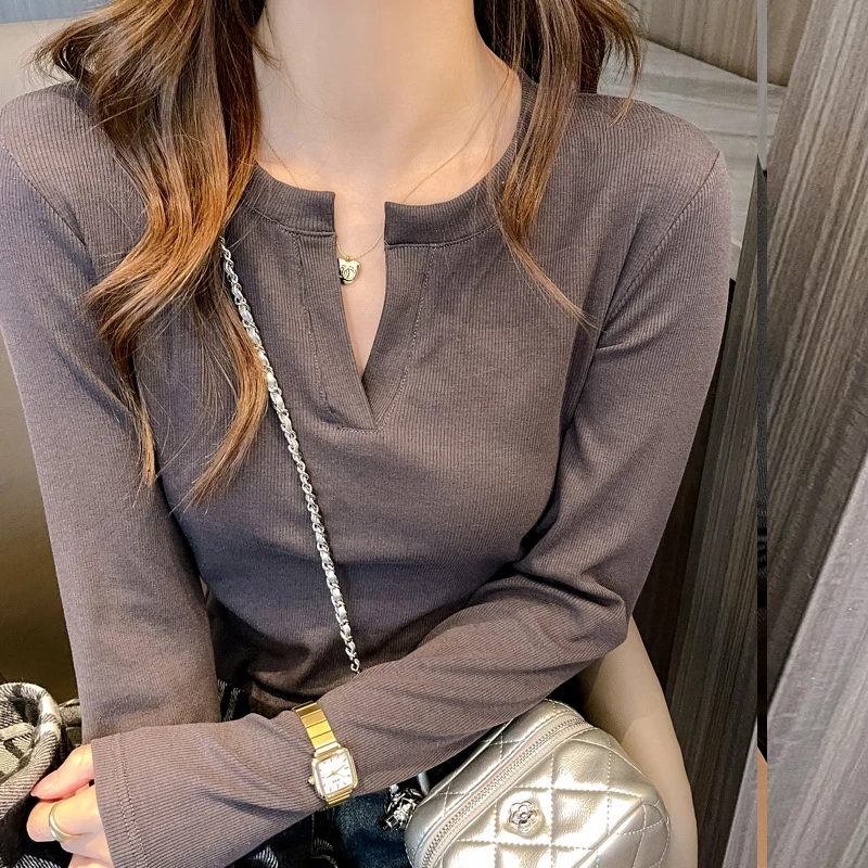 V领螺纹长袖上衣女高级设计感早秋内外搭打底衫正肩T恤黑色白色杏