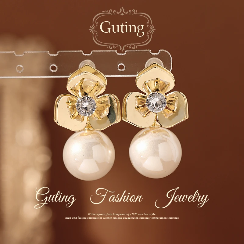 铜合金合成锆石耳饰 23570金色花朵耳环女高级感轻奢耳钉漂亮耳饰