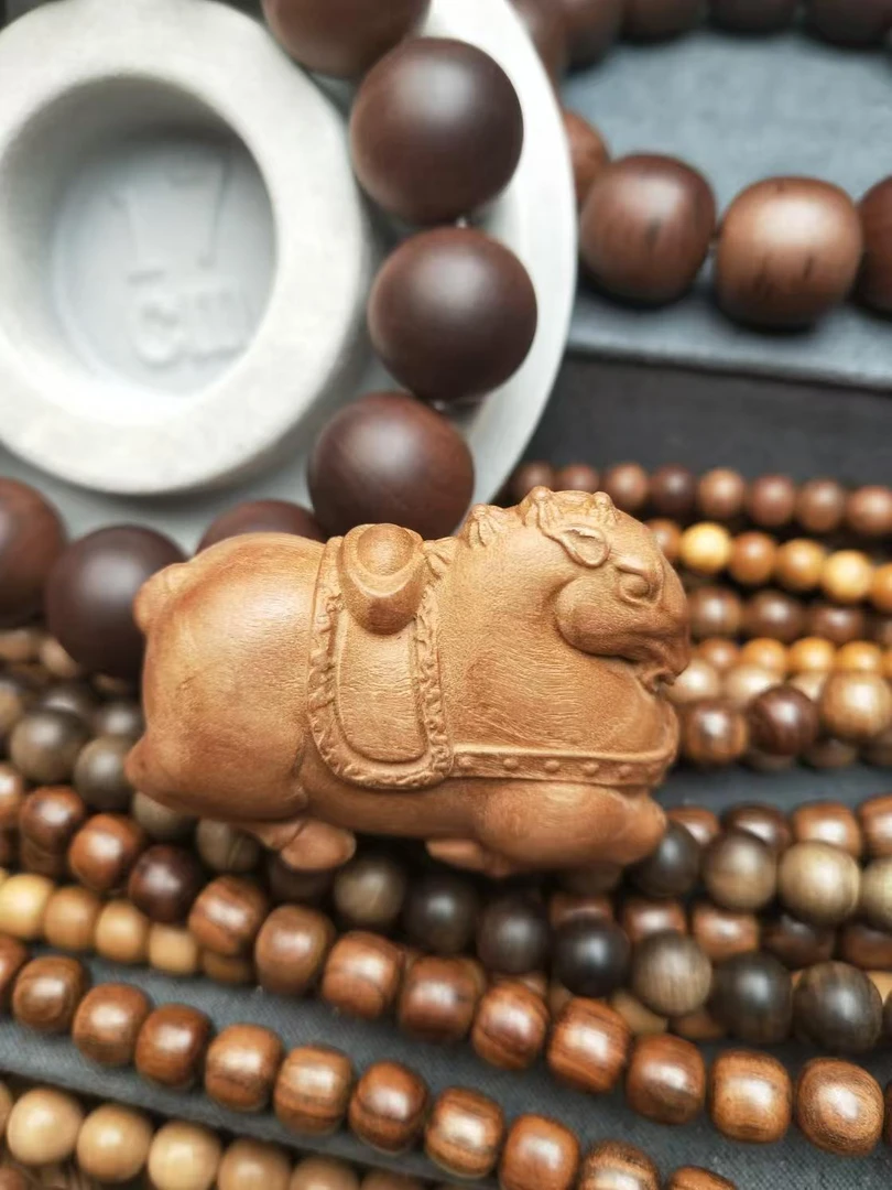 焦糖老山檀手把件