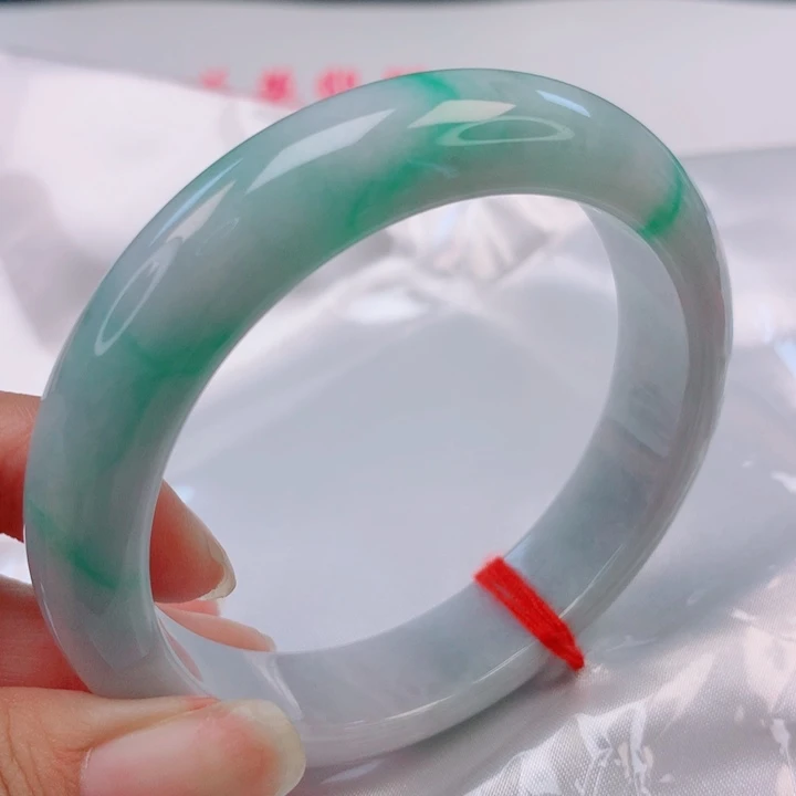 翡翠手镯未镶嵌58圈