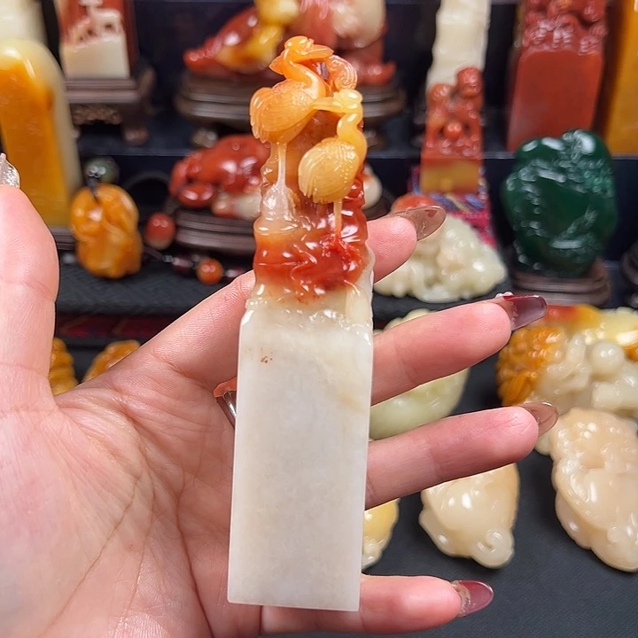 寿山石高山鸡母窝石