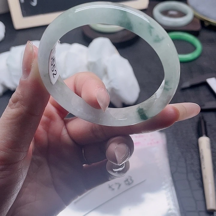 石英岩玉未镶嵌手镯84