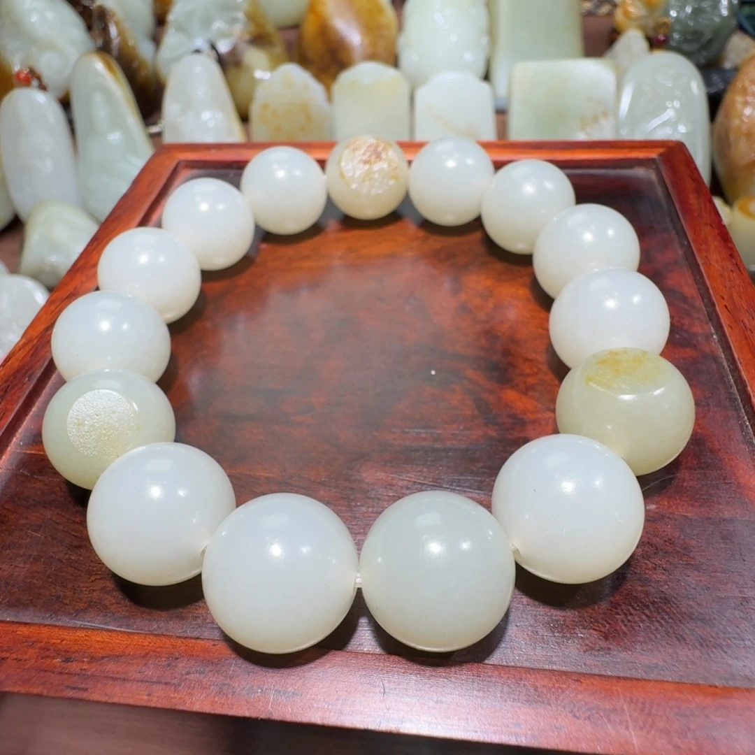 大***江和田玉未镶嵌手串
