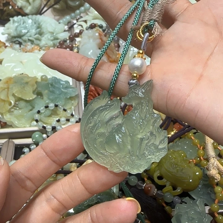 蛇纹石玉未镶嵌吊坠