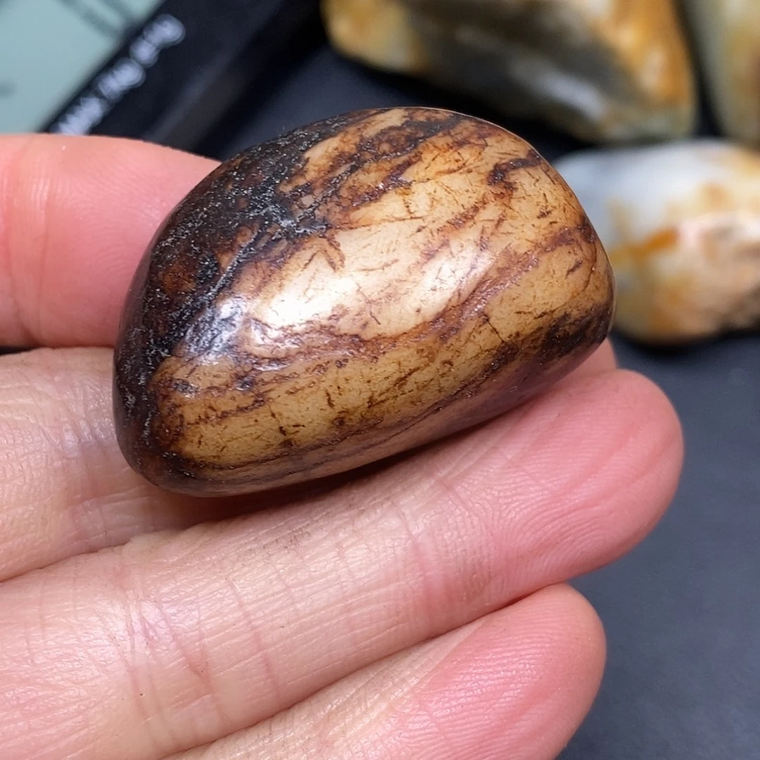 和田玉未镶嵌珠宝奇石