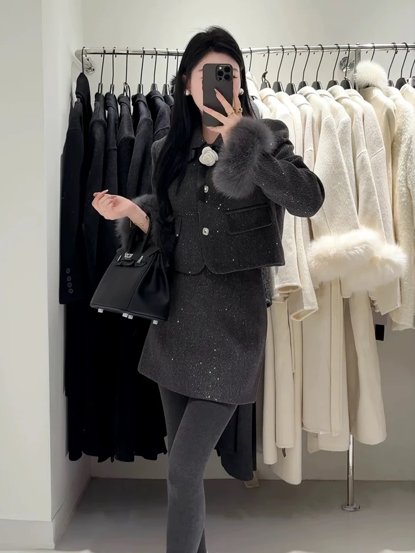 2024冬季新款小香风设计感细闪山茶花真毛袖子夹羽绒服时尚套装女