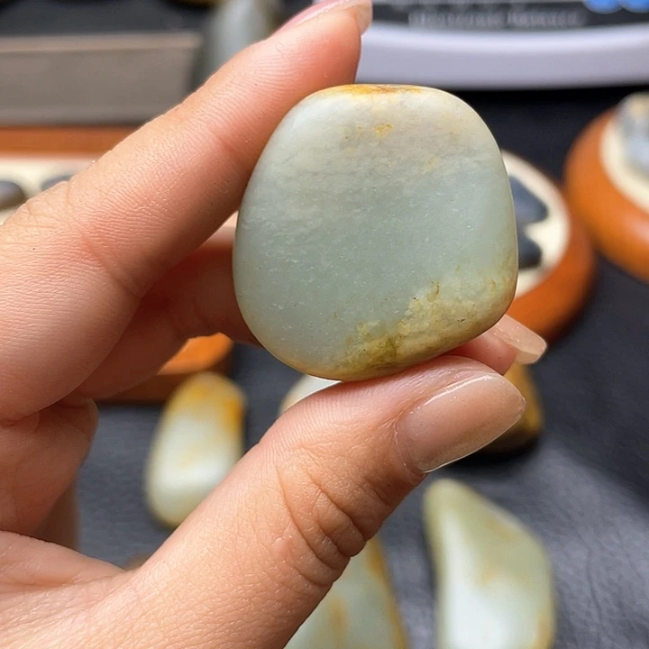 和田玉颈饰未镶嵌33