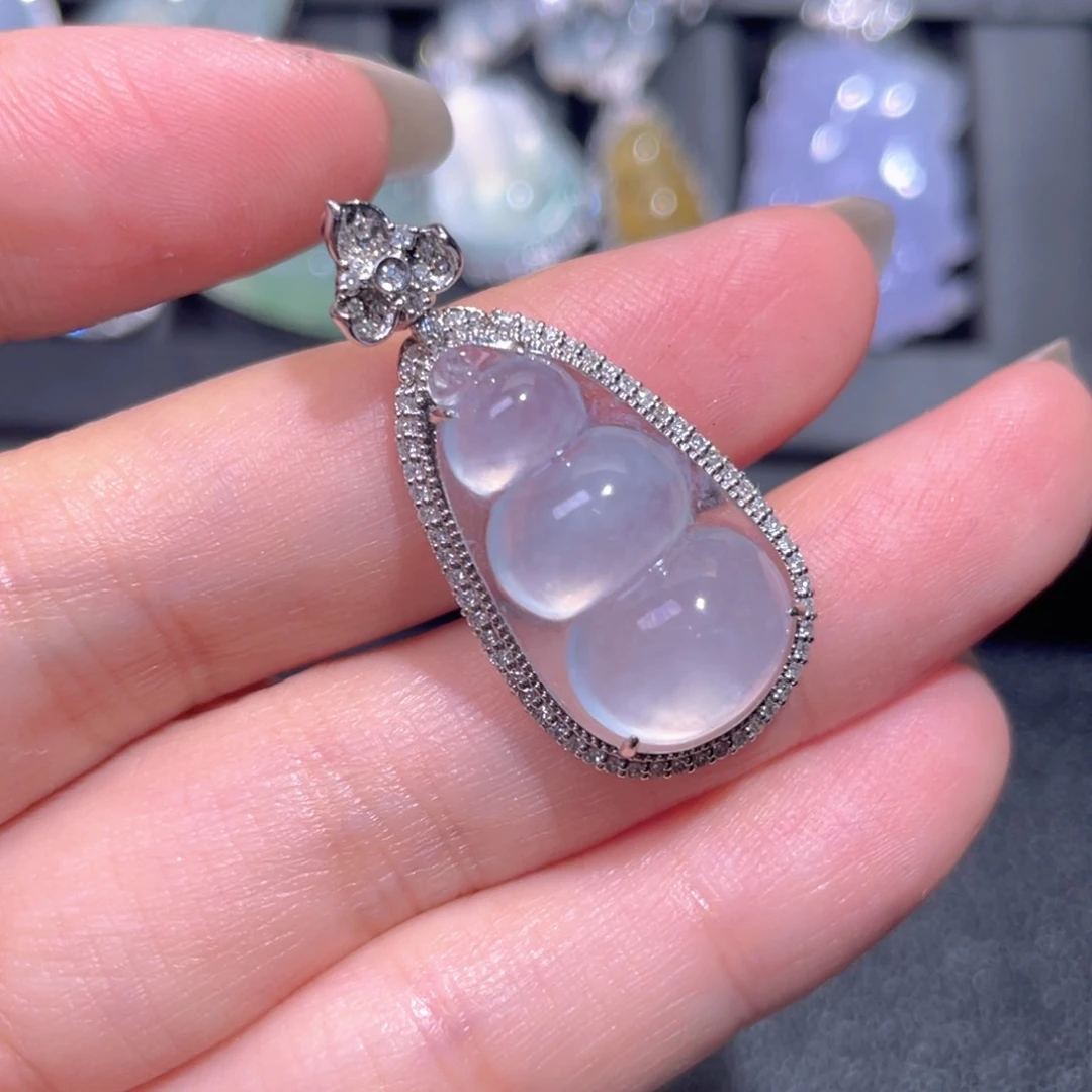 颈饰18K金镶嵌翡翠翡翠