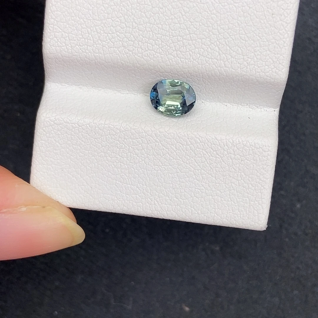 蓝宝石裸石0.7 ct