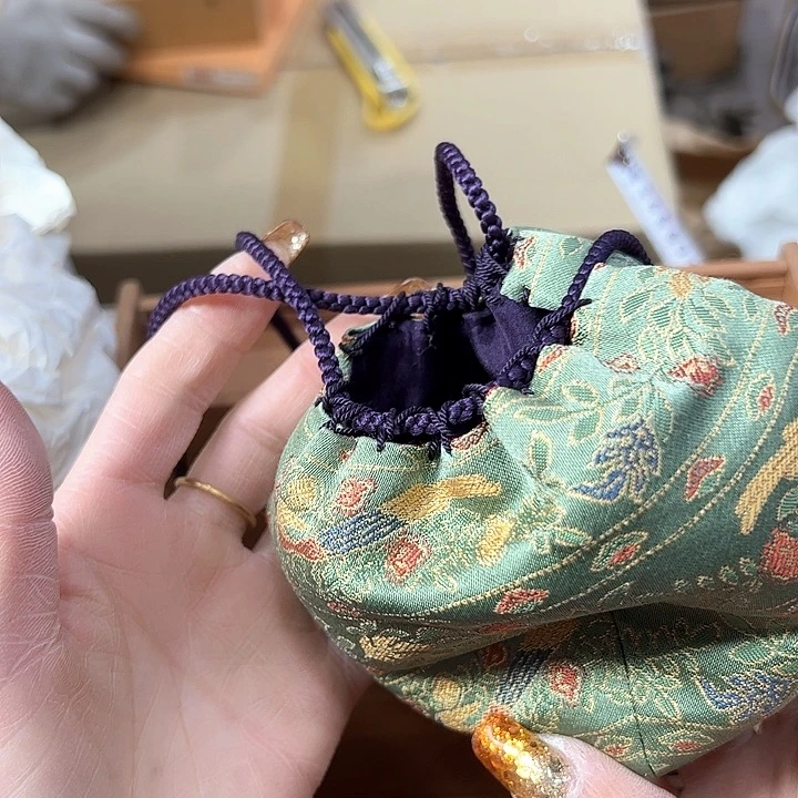 c****香新亿阁中古商品无售后