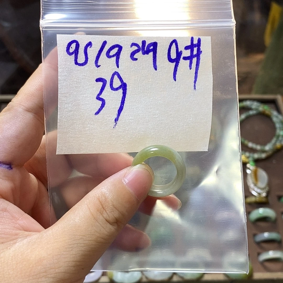 未镶嵌定制翡翠翡翠