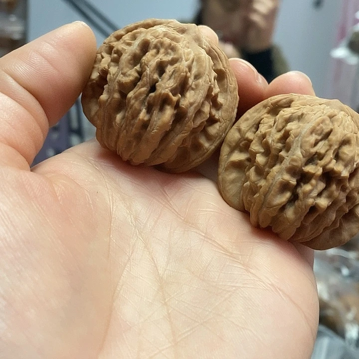 文玩核桃把件42四座楼红皮