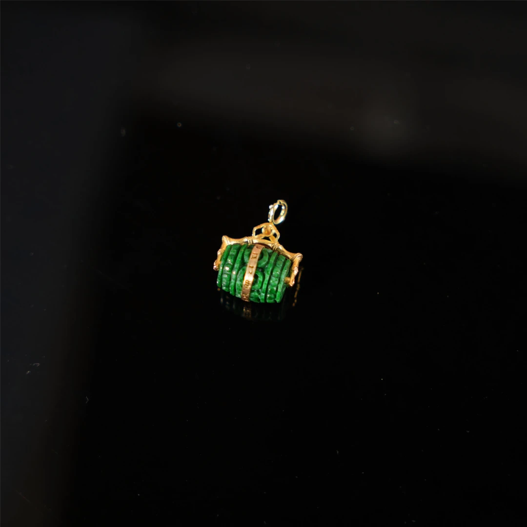 竹节筒-天然A货翡翠18K金吊坠