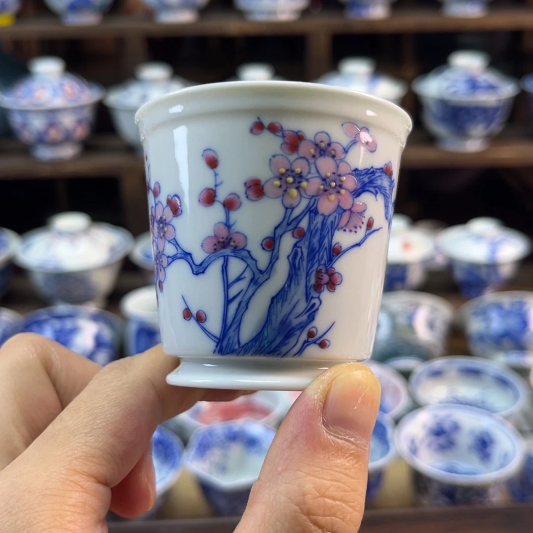 手工手绘制作斗彩梅花容天杯