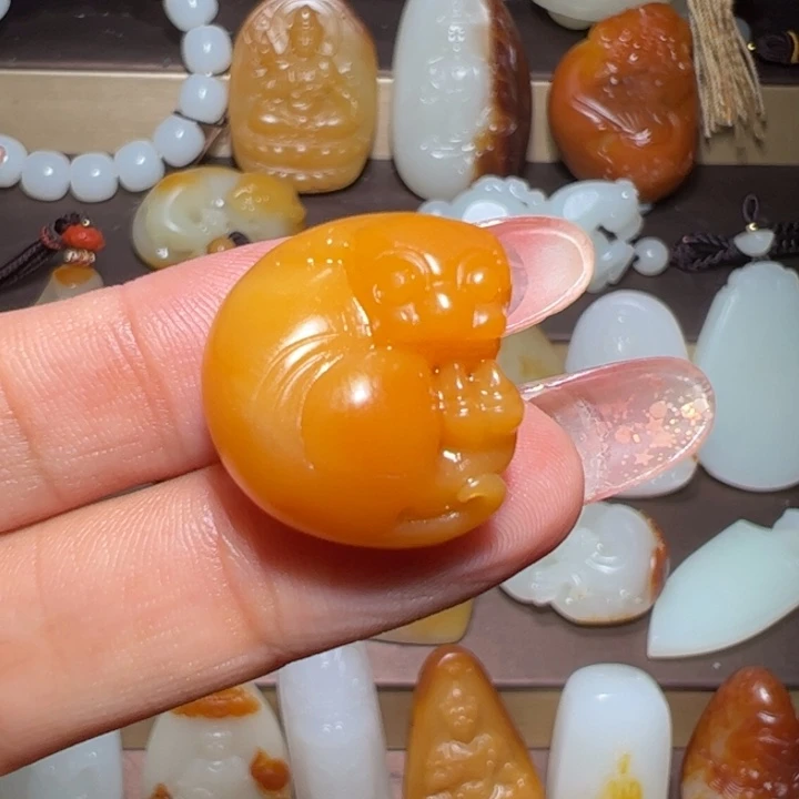 H***6颈饰未镶嵌和田玉