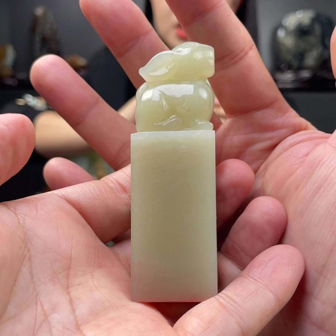 未镶嵌和田玉摆件