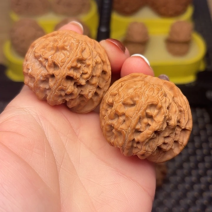 小***気文玩核桃吊坠42苹果园狮子头