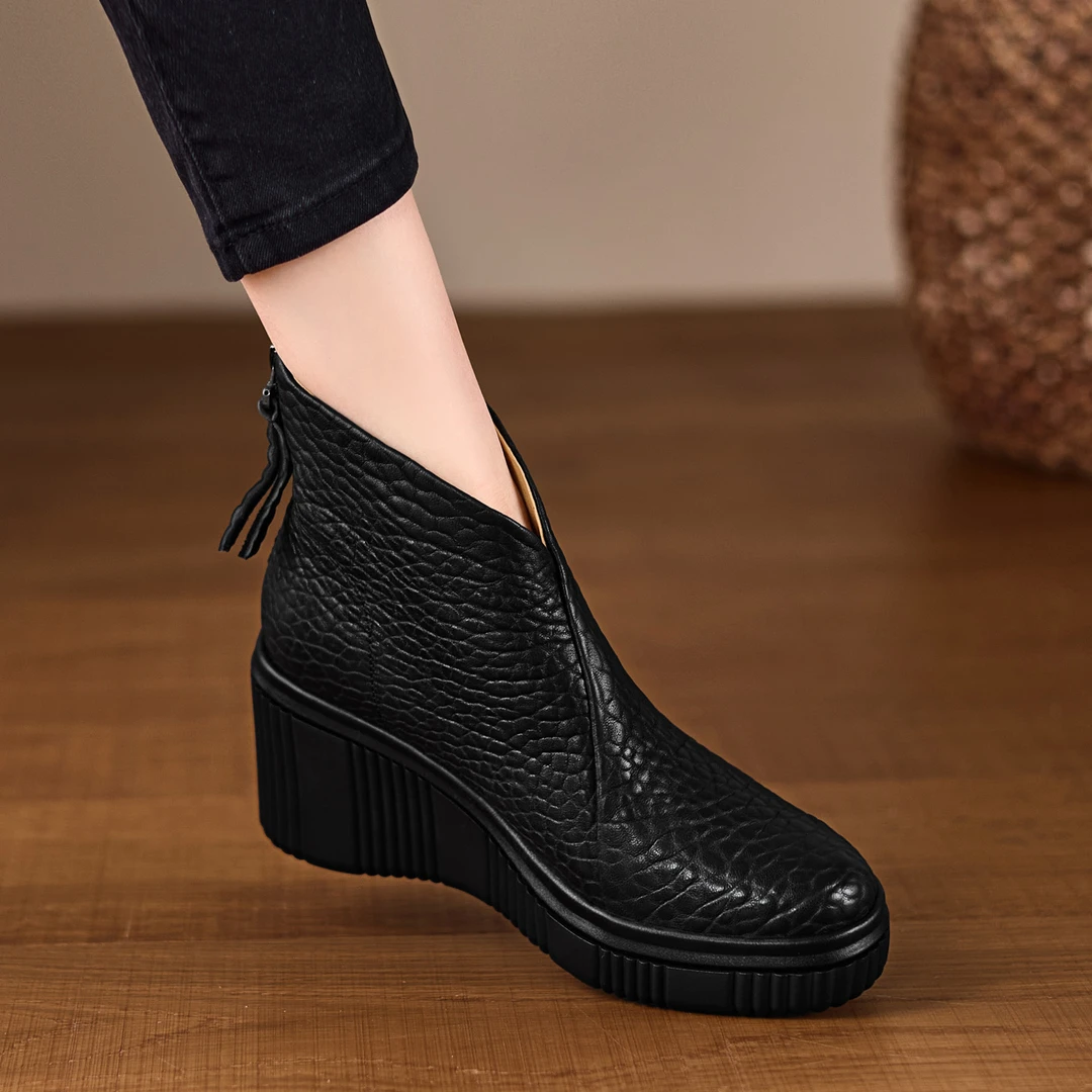 8cm小众设计厚底坡跟短靴V口切尔西靴真皮防水台高跟马丁靴时装靴