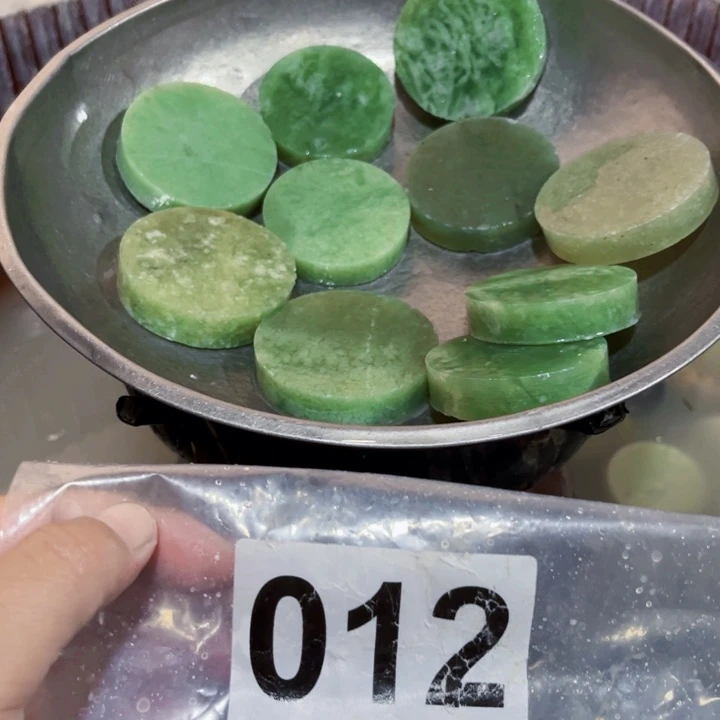 蛇纹石玉未镶嵌岫玉