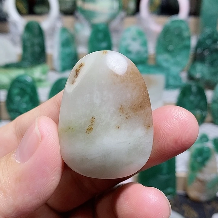 未镶嵌独山玉颈饰