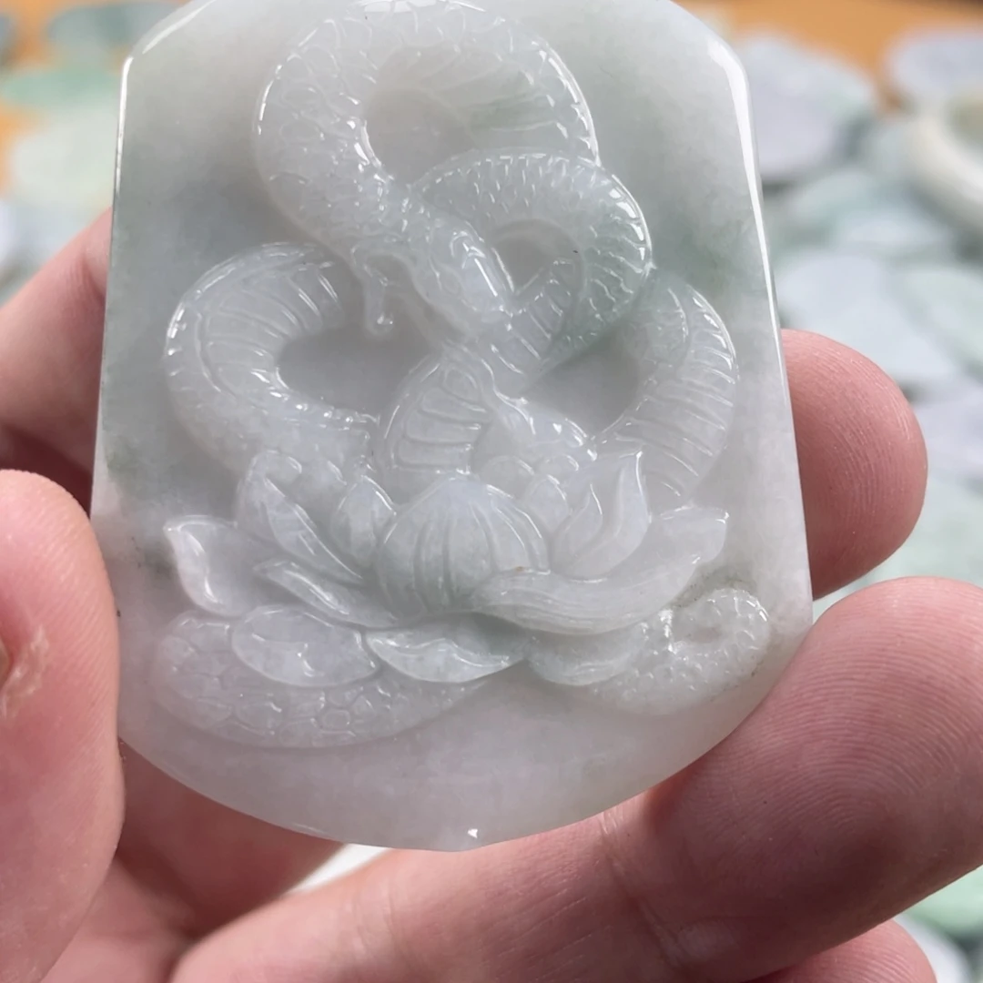 翡翠未镶嵌颈饰翡翠