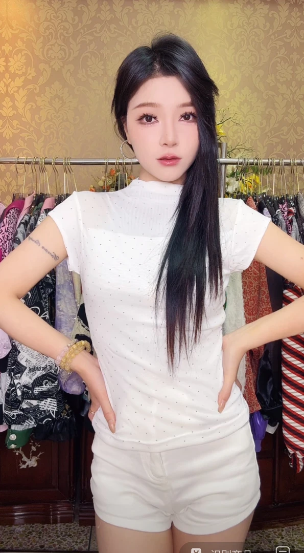 1860半高领短袖烫钻黑白百搭宽松型网红T恤