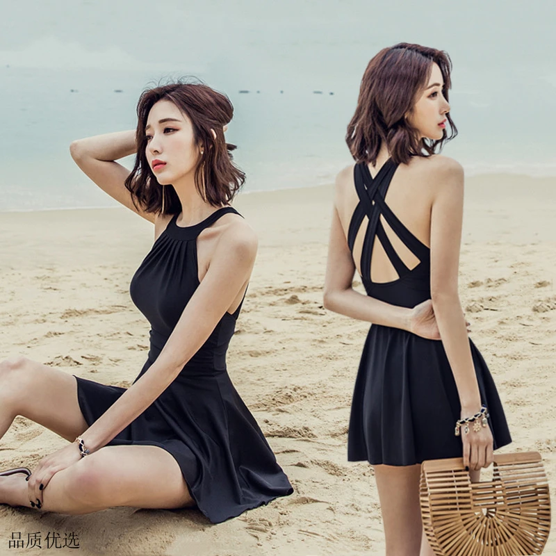 泳衣女夏2025新款连体裙式保守遮肚显瘦仙女范时尚性感温泉游泳衣