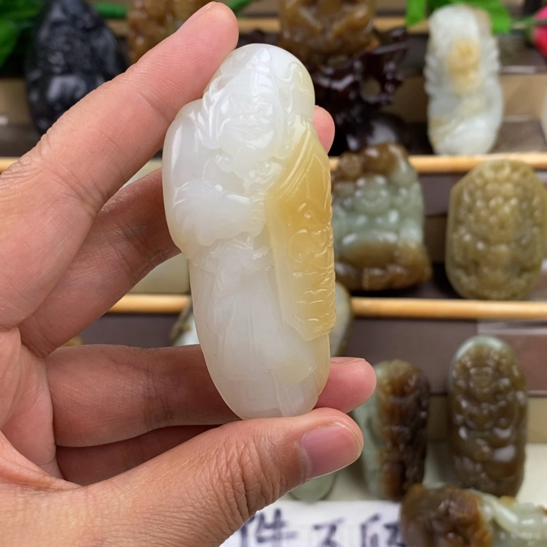 汪***哥和田玉未镶嵌颈饰
