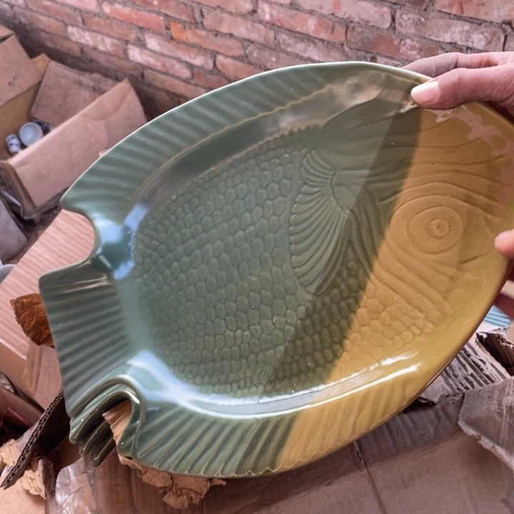 摆件陶瓷盘子碗砂锅都有
