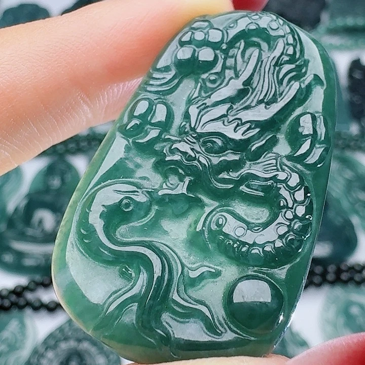 翡翠未镶嵌颈饰天然的A货翡翠多样性发其一