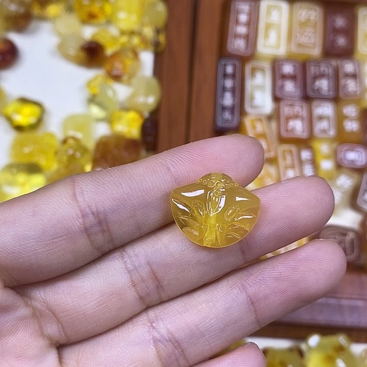 橄榄核吊坠蛇头115