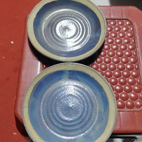 瓷片瓷片，盘子，都有瑕疵