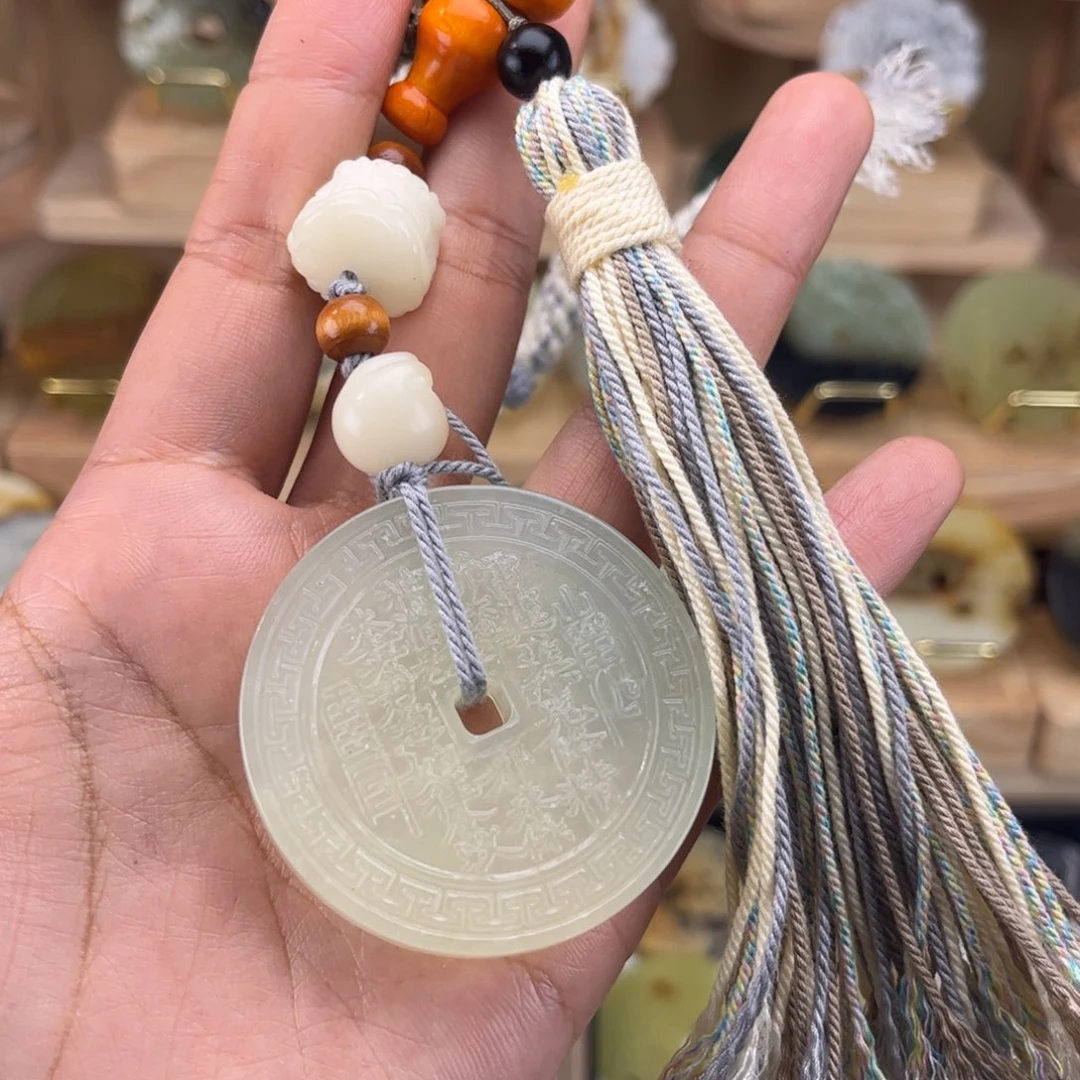 清***海蛇纹石玉未镶嵌颈饰