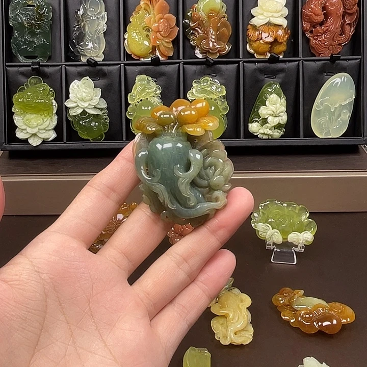未镶嵌蛇纹石玉吊坠(不含链)