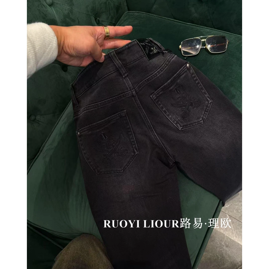 【路易理欧】欧货时尚潮流街头纯色休闲百搭男士牛仔裤7700