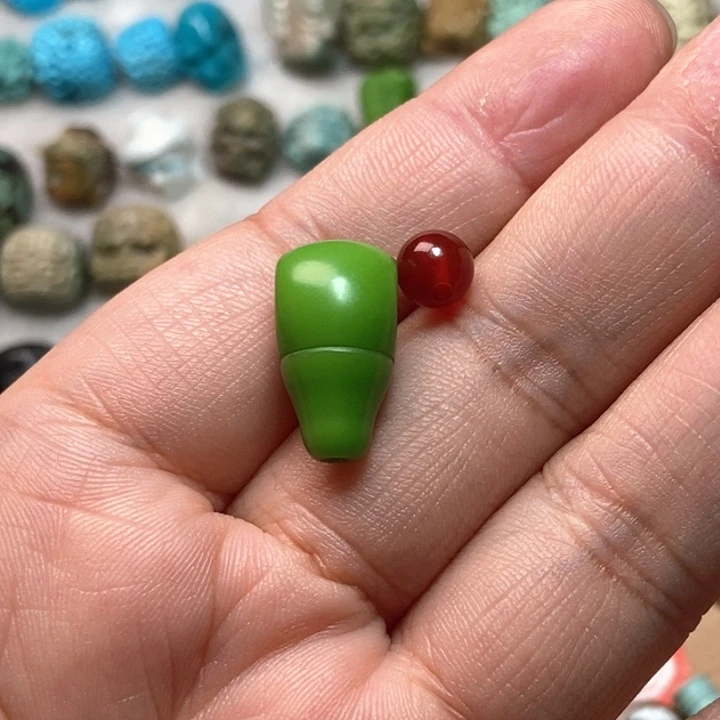 颈饰未镶嵌南红玛瑙