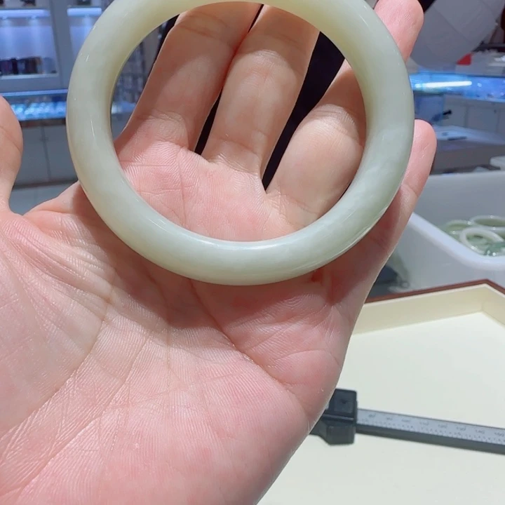未镶嵌手镯和田玉102