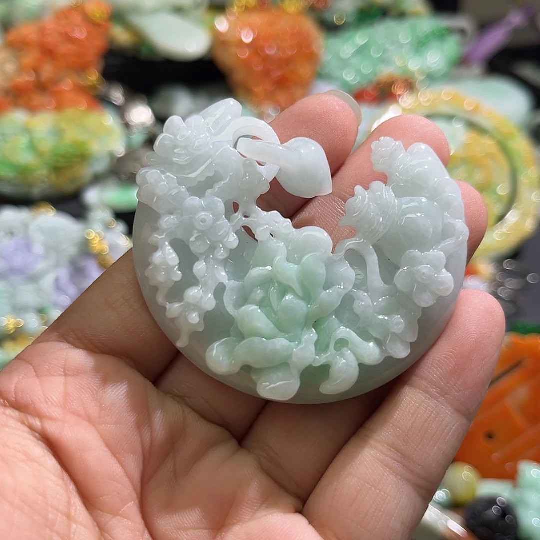 翡翠未镶嵌颈饰待编织