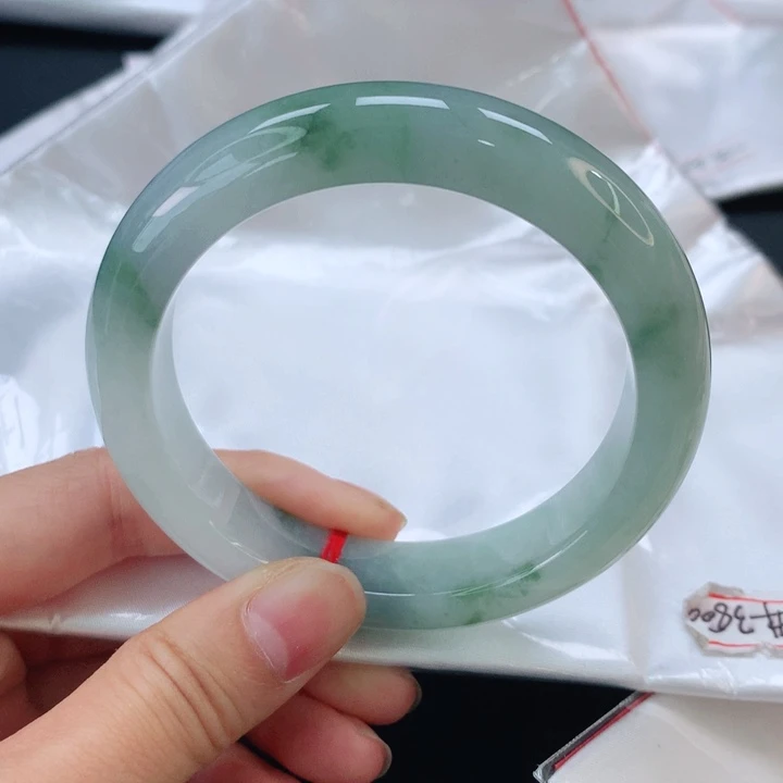翡翠手镯未镶嵌萍**逢翡翠手镯56