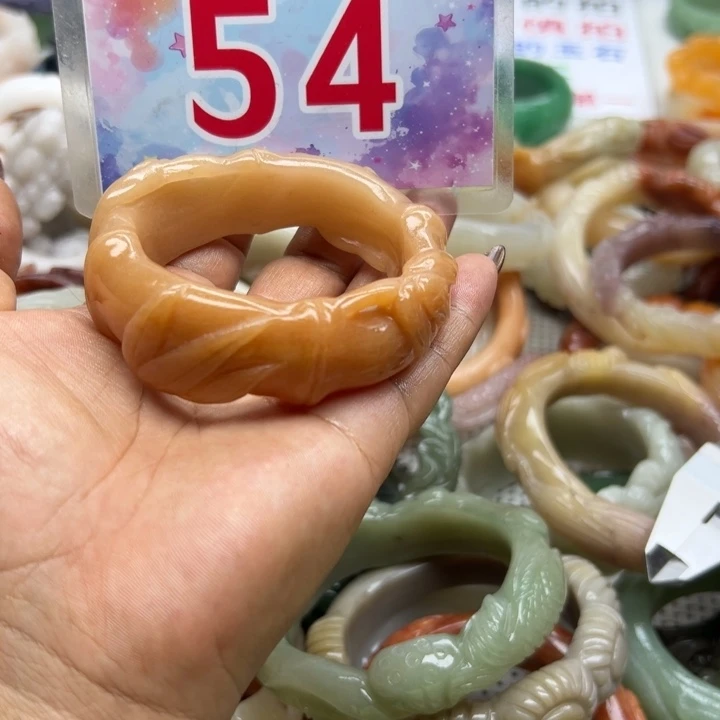 未镶嵌手镯石英岩玉