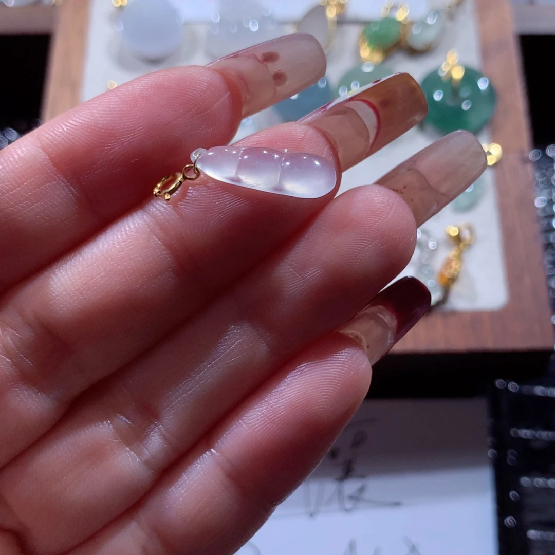 翡翠挂件18K金镶嵌翡翠