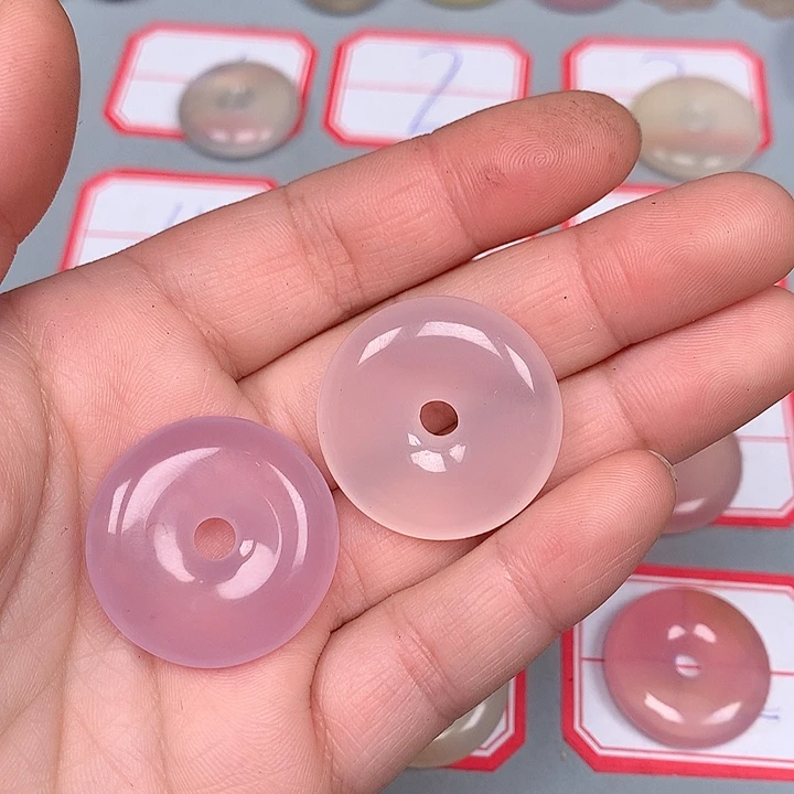 有***逢未镶嵌颈饰玛瑙/玉髓