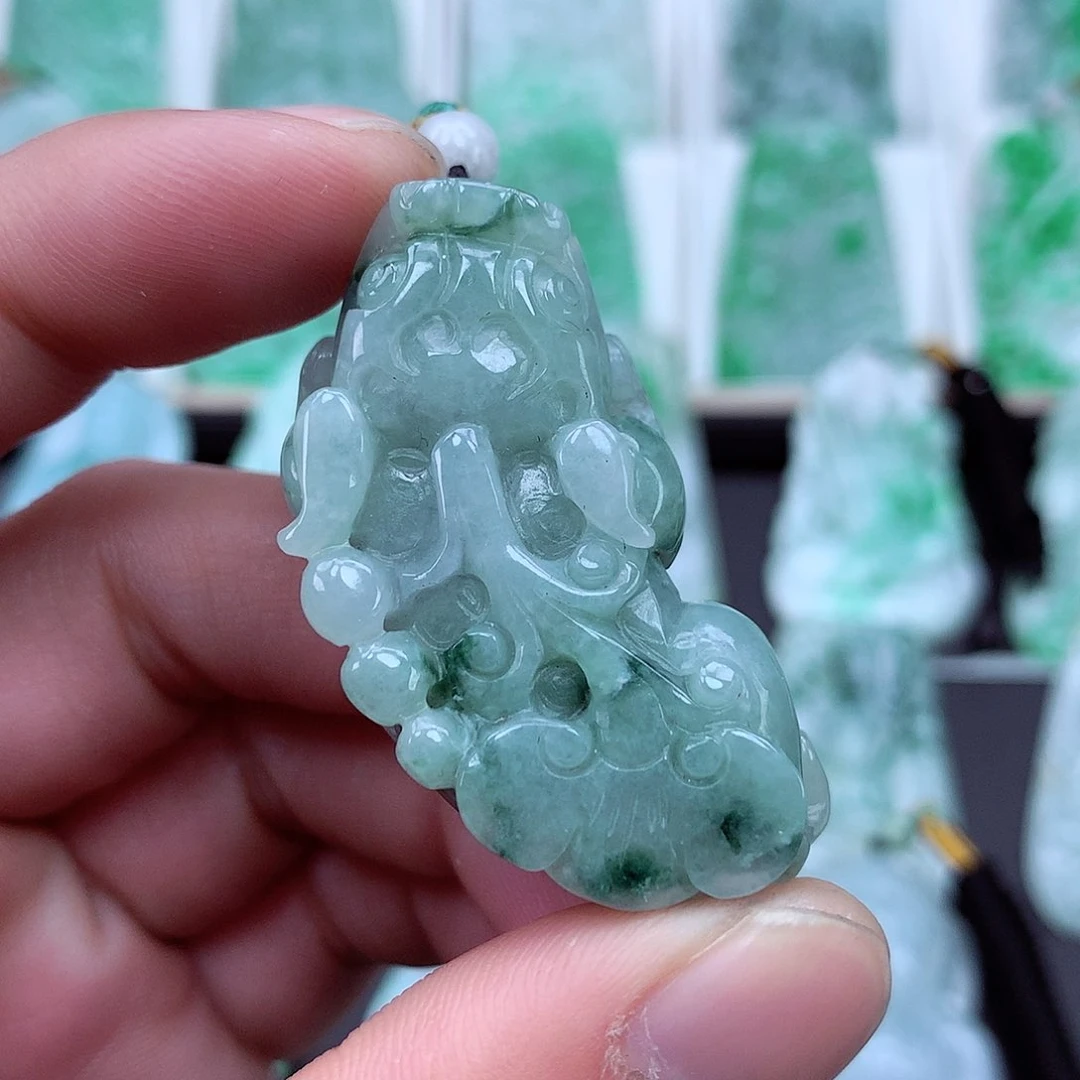 翡翠颈饰未镶嵌翡翠吊坠