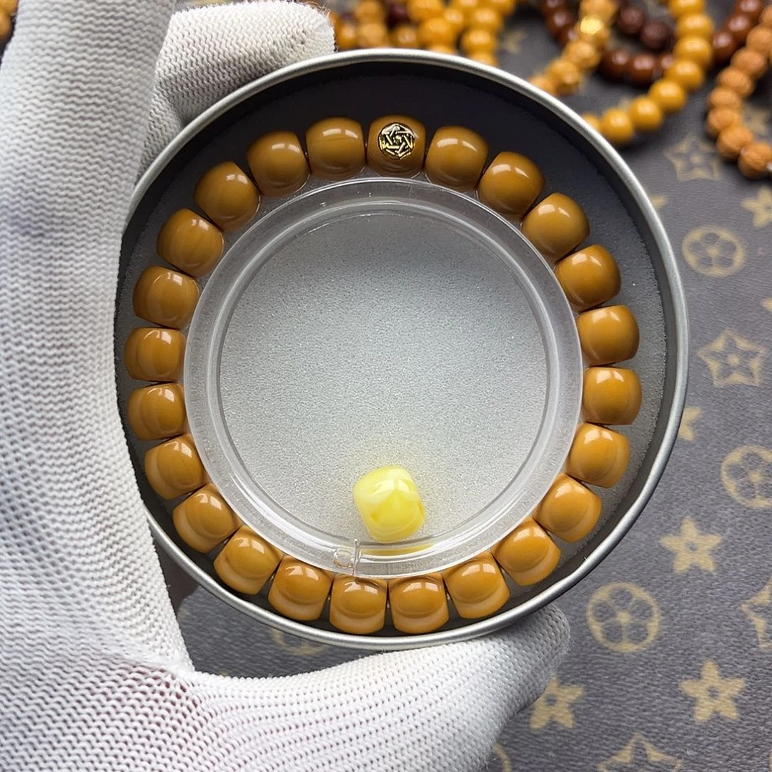 猴头核桃吊坠直切全品无暇