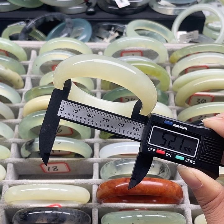 蛇纹石玉未镶嵌手镯18